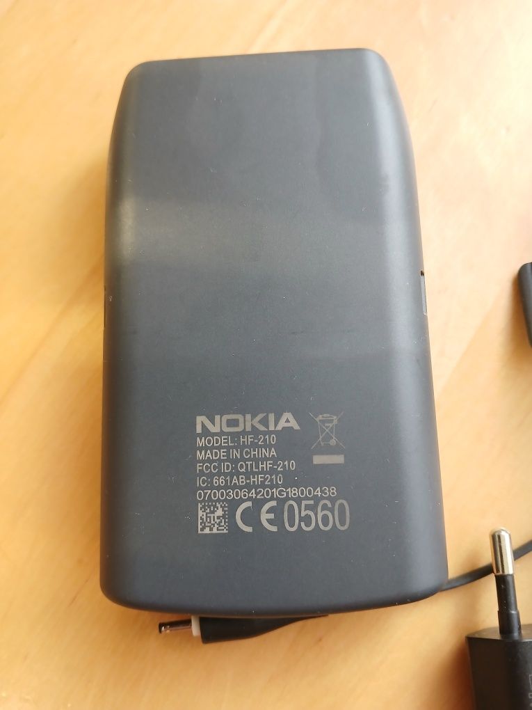 Zestaw głośnomówiący Nokia HF210
