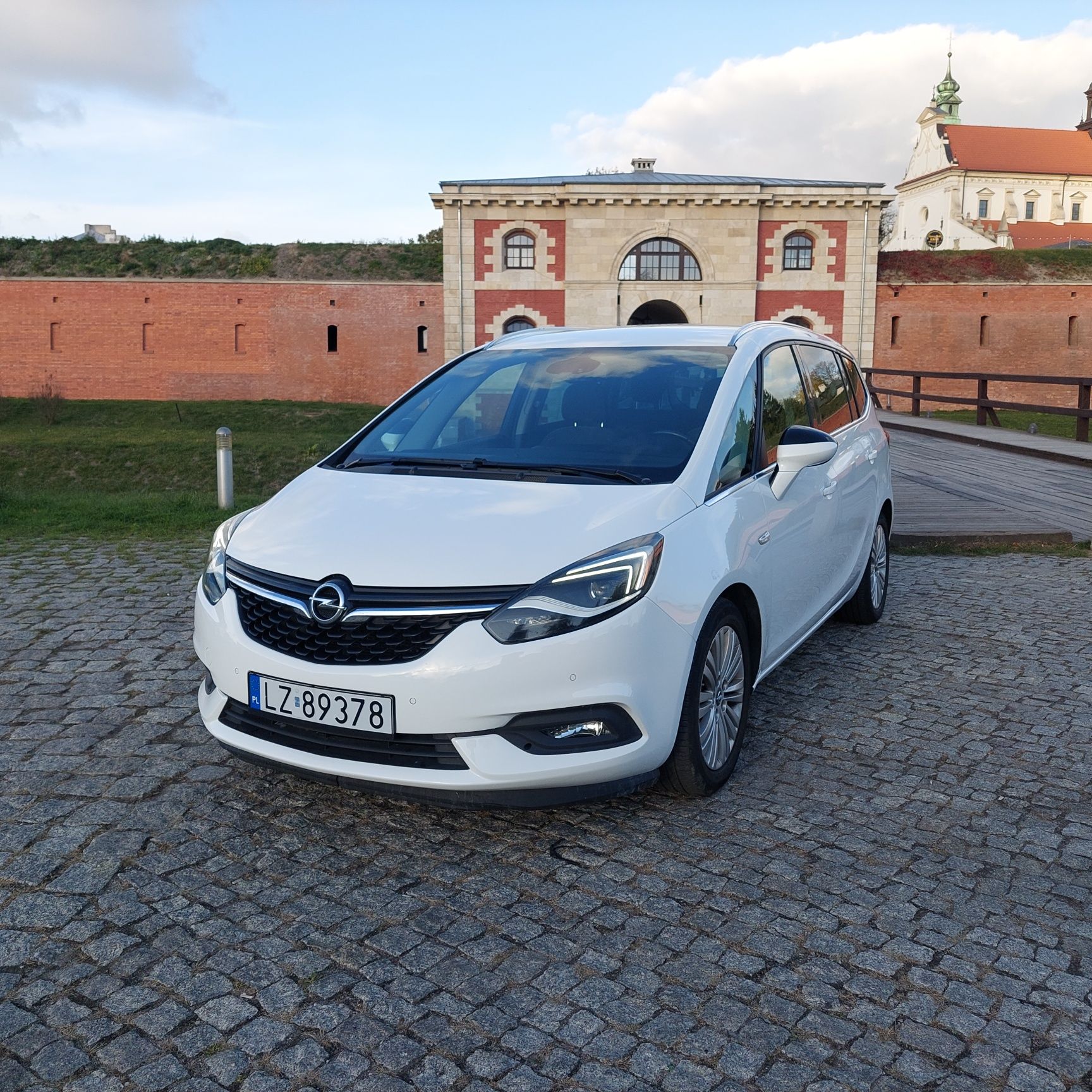 Opel Zafira C lift 7 miejsc 2.0 CDTI 170KM Full Led Nowy rozrząd