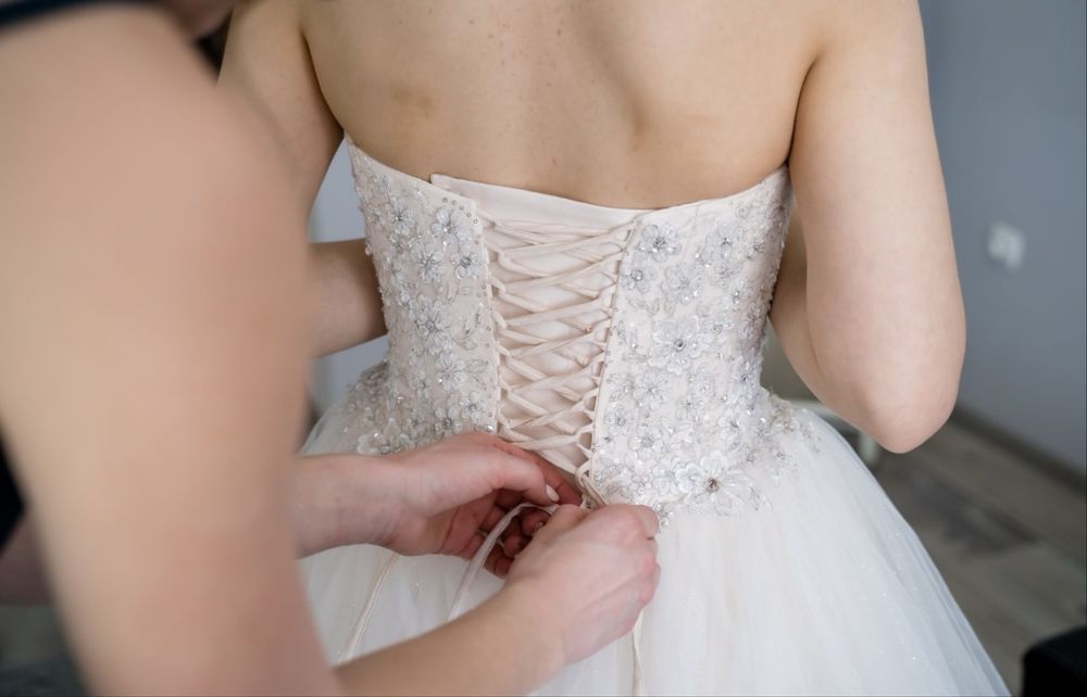 Suknia ślubna brzoskwiniowa