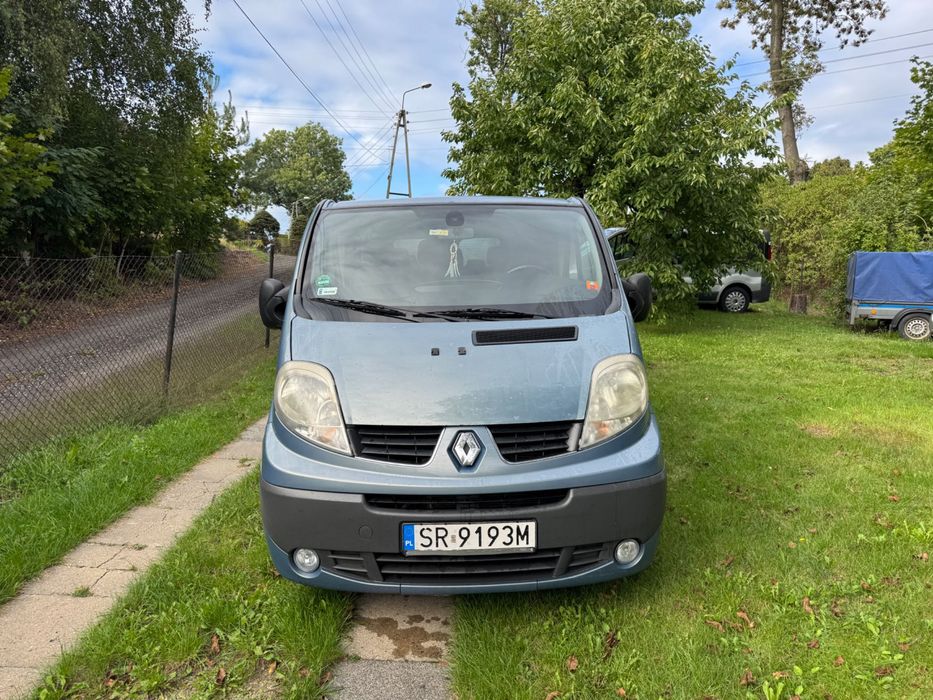 Renault Trafic long 2.0 dCi 115km 2006r. 9 osobowy