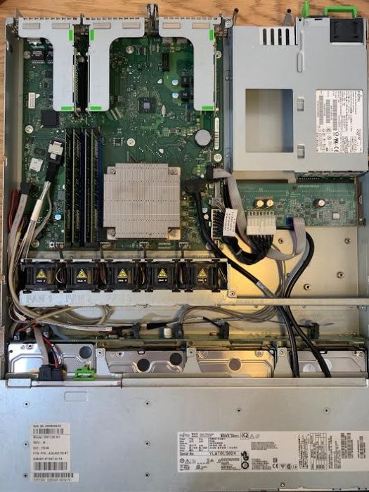 Serwer Fujitsu PRIMERGY RX1330 M1 LFF (R1331S0003PL) Stan Idealny