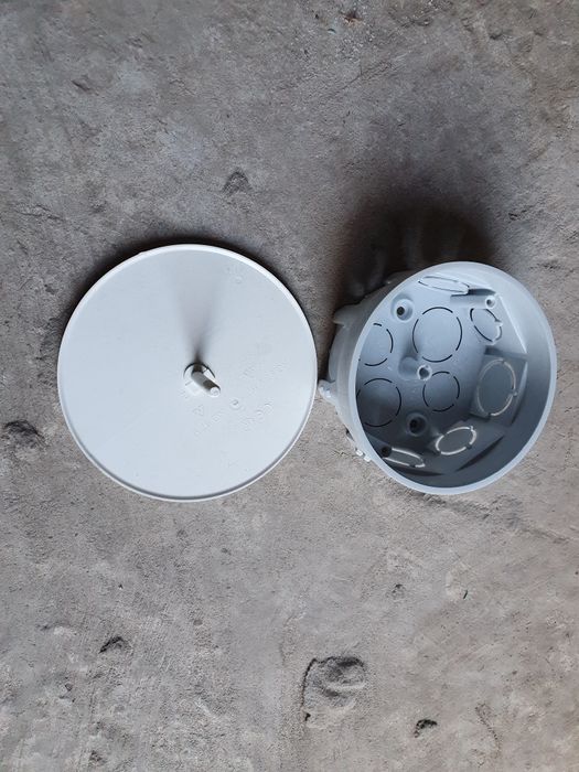 Продам в м.Кривии Ріг матеріали:обрізки доски, залізо, пластик