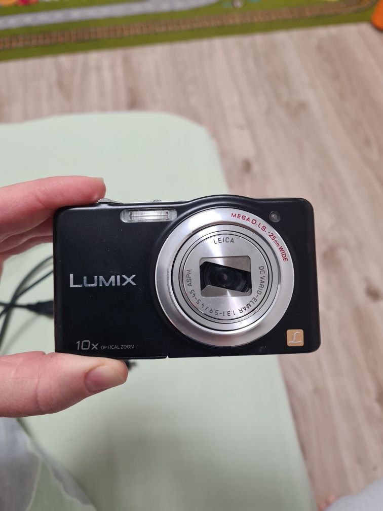 Фотоаппарат Panasonic lumix.