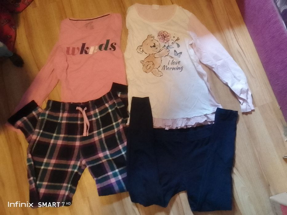 Sprzedam dwie piżamy dwuczęściowe na długi rękaw dla dziewczynki