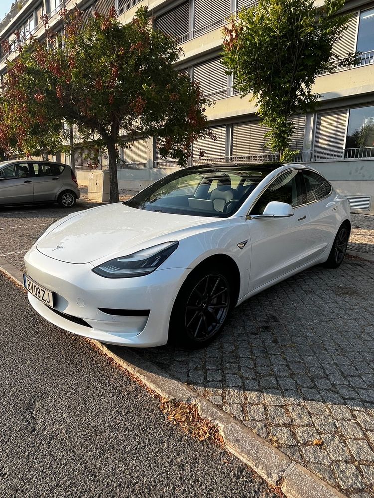 Tesla Model 3 Branco