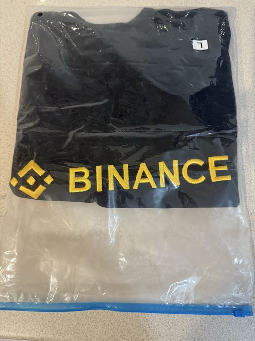 Продам футболку Binance