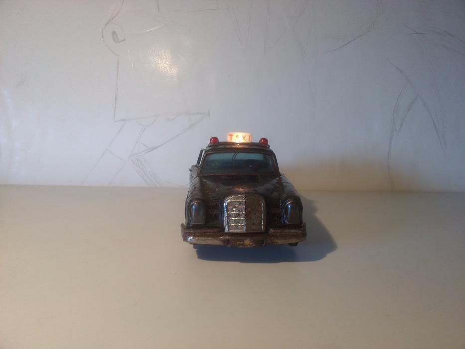 Carro brinquedo taxi em Chapa