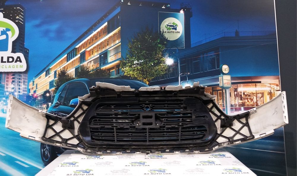 Frente com grelha Ford Transit 2015