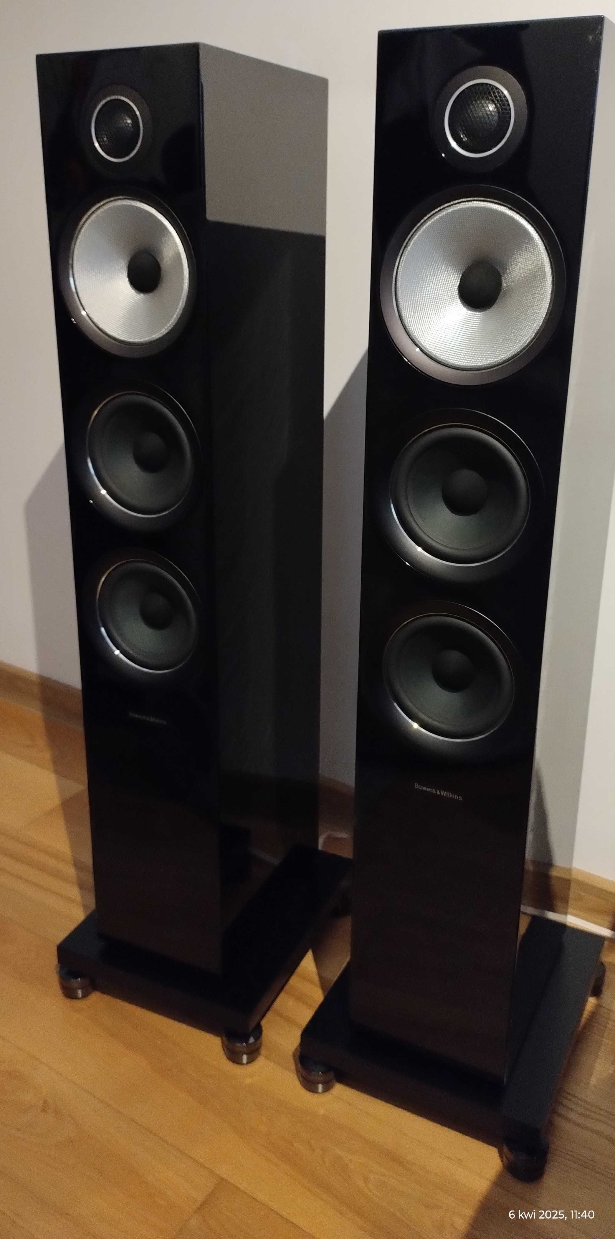 Kolumny Bowers & Wilkins 704 S 2