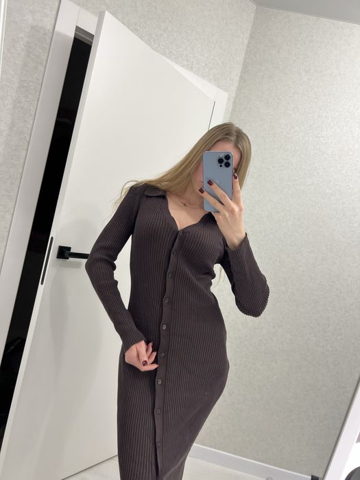 Сукня H/m коричнева в рубчик сукня максі  трикотажне плаття