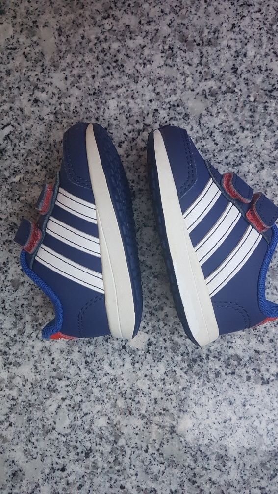 Sapatilhas Adidas 18 -portes incluídos