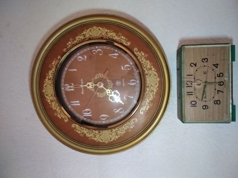 Часы-8шт.настенные  и настольные! одним лотом!