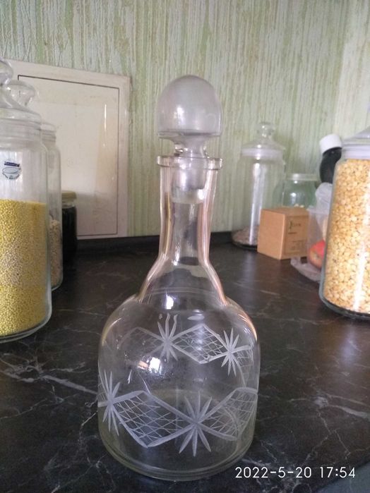 Графинчик подарочный стеклянный  0.5-0.6 л.