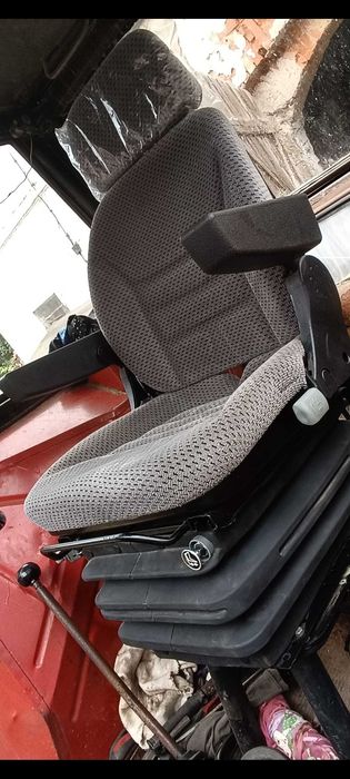 Siedzenie pneumatyczne do ursusów 912