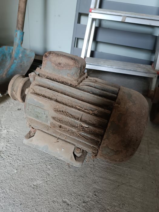 Sprzedam dwa silniki 7 kW i 2,2 kW
