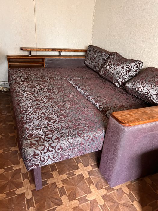 Продам в отличном состоянии мебель диван и кресло