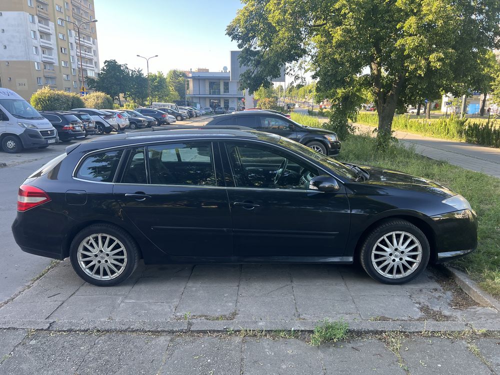 Renault Laguna III 2008r 2.0 benzyna uszkodzony kombi, xenon