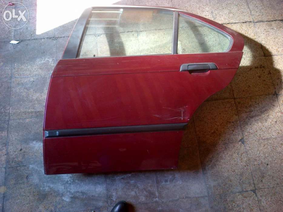 Porta traseira esquerda bmw 318i