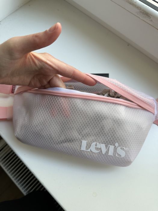 Бананка Levis