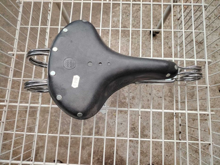 Assento e suporte de bicicleta pasteleira