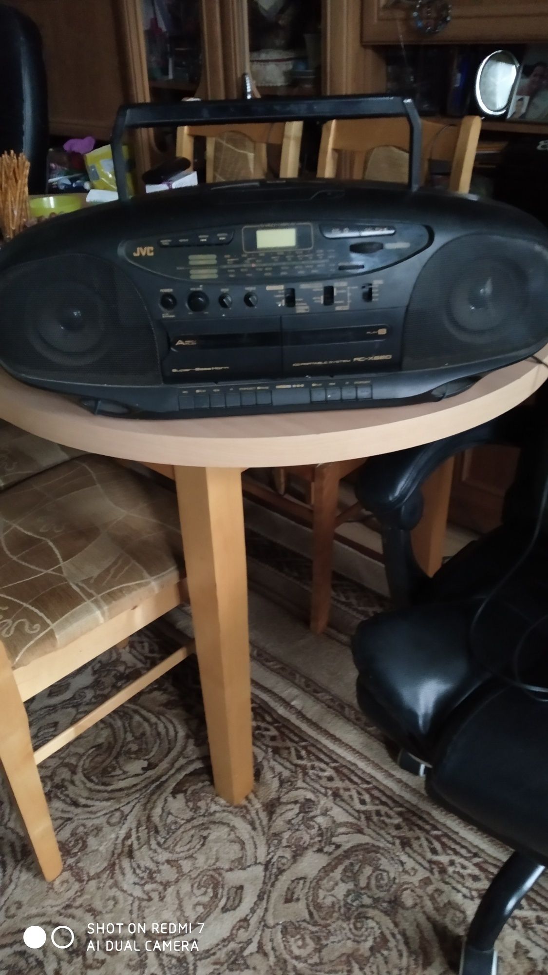 Sprzedam czarne radio