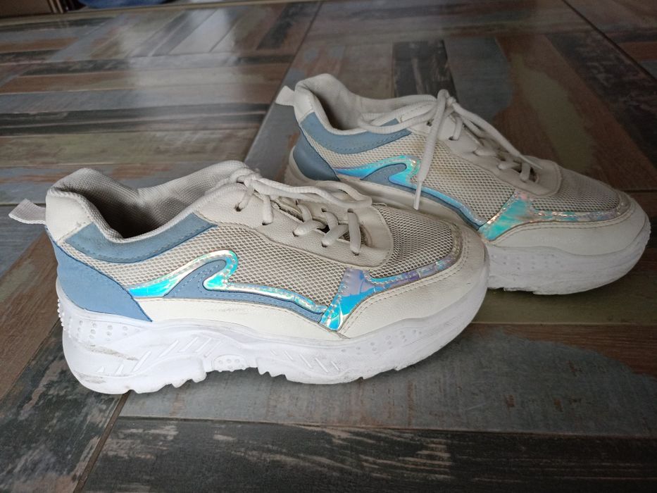 Adidasy na platformie sportowe buty