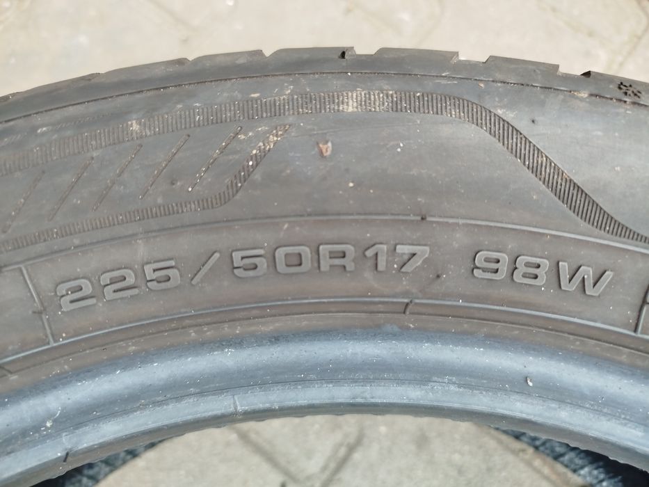 Opony całoroczne Goodyear 225/50R17