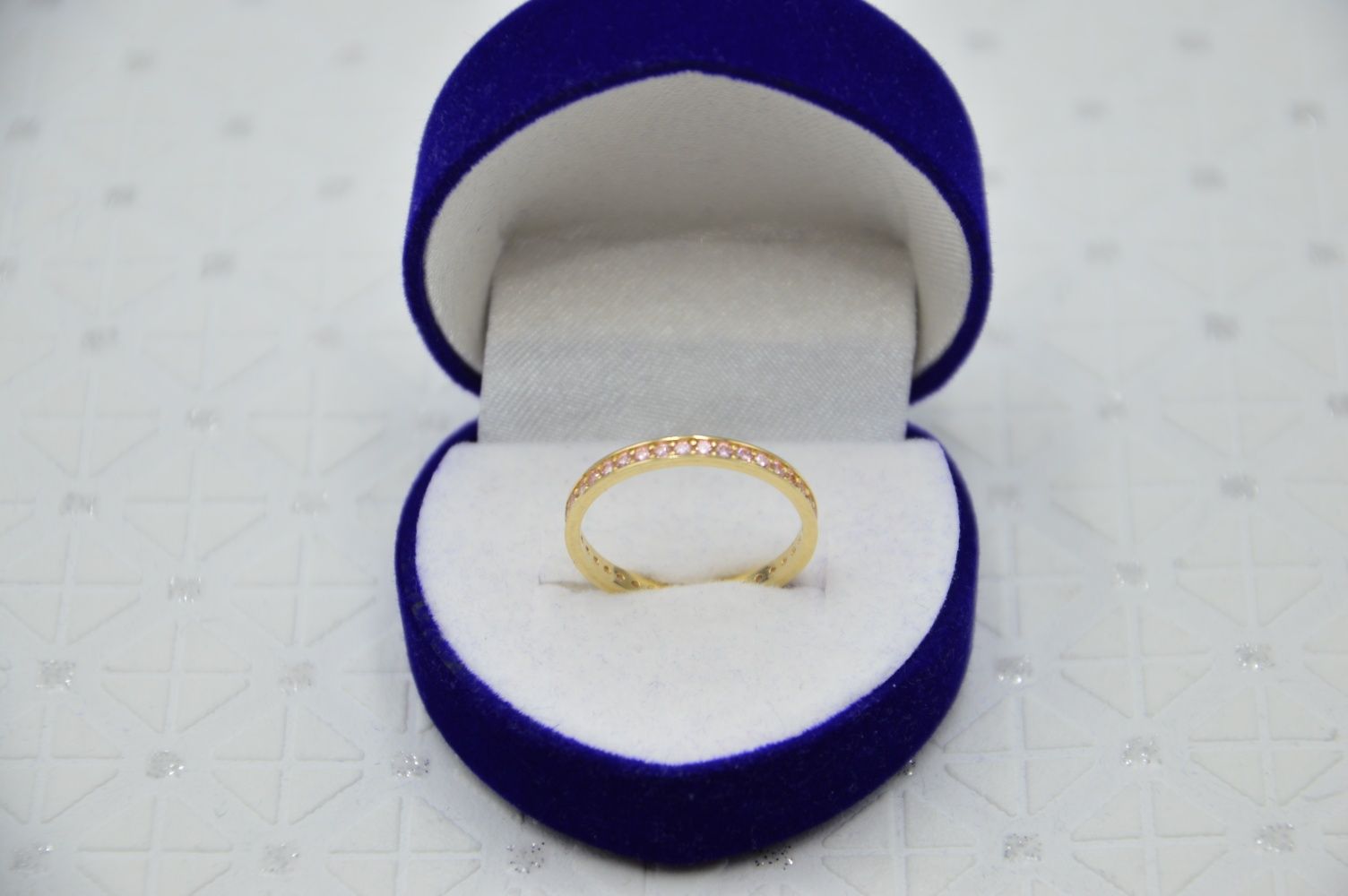 Nowy złoty pierścionek z różowymi cyrkoniami r.15 1.43 g 585 14K