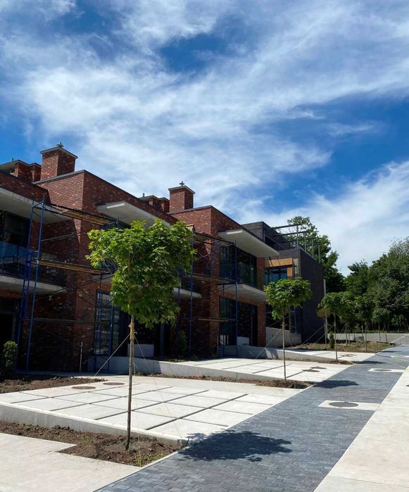 Продаж квартири 72м2 на 5 вікон у парку  в жк. FOREST HILL.1100$/м2