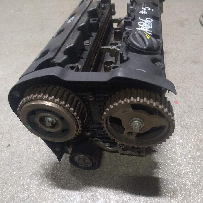 ГБЦ головка блока Peugeot 407 \ Citroen Xsara Picasso 1.8 БЕНЗИН.