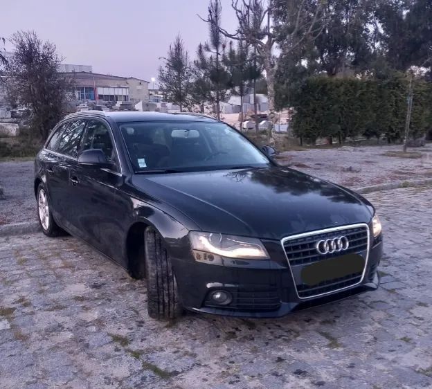 Audi A4 B8 2.0TDI 2009 Para Peças