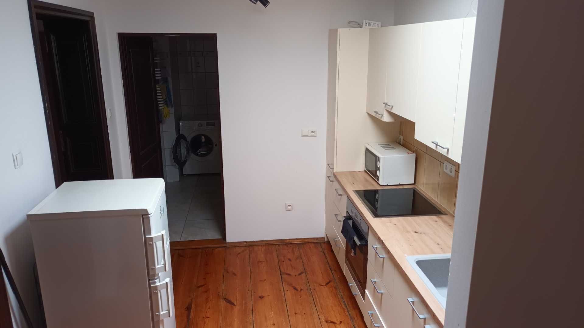 Single room/Pokój 1-os/max 3 osoby w mieszkaniu/Parking/Centrum