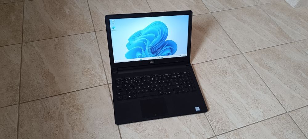 Mocny laptop Dell 15 cali 16GB RAMu core i5 SSD