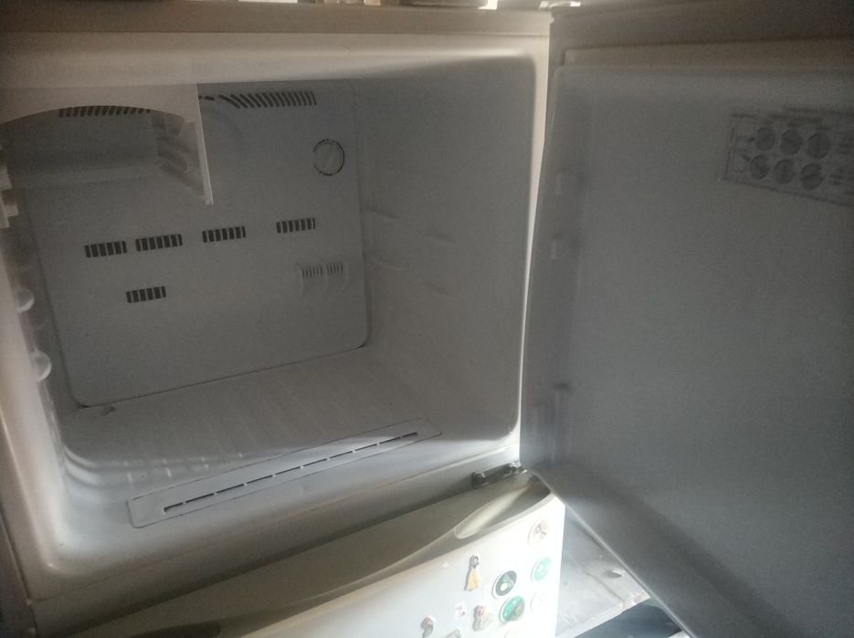 Холодильник Samsung