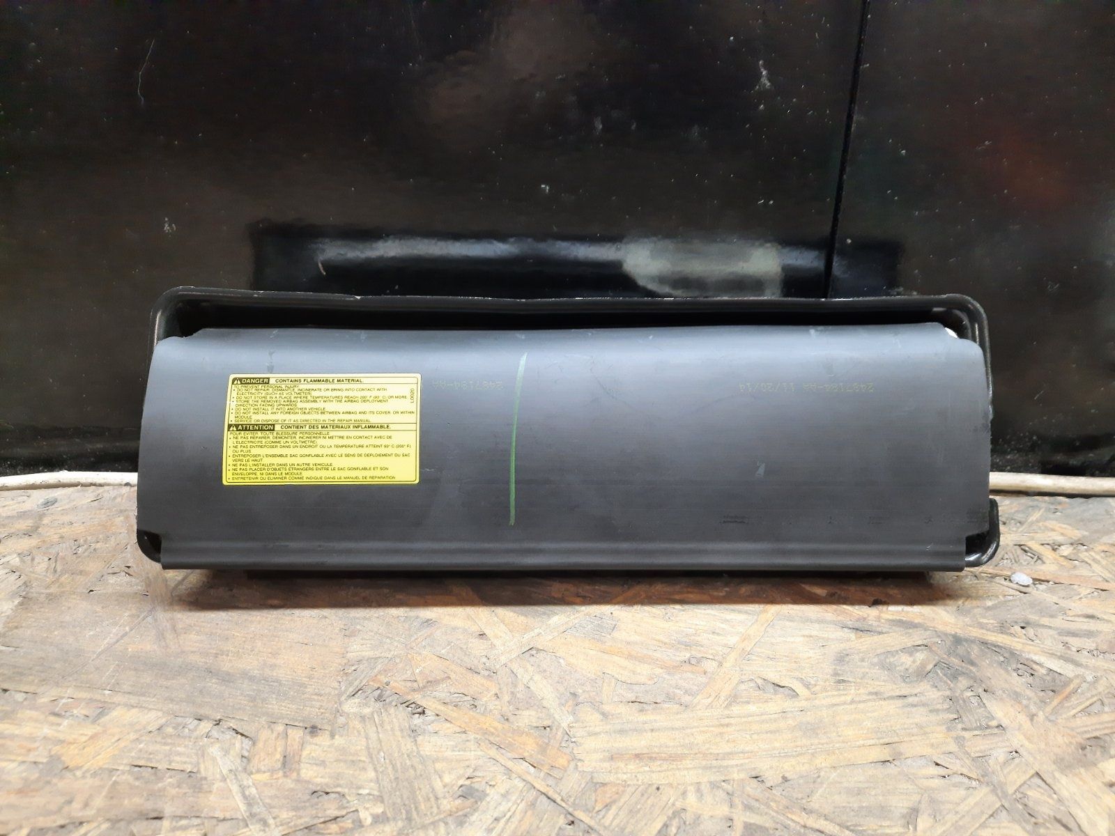 Подушка безопасности (Airbag) колени Chrysler 200/SRS/USA