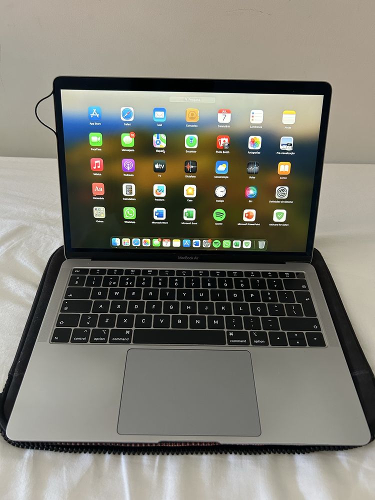 MacBook Air 2019 + Capa