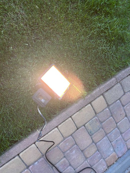 Lampa halogen 100W hermetyczny na zewnątrz