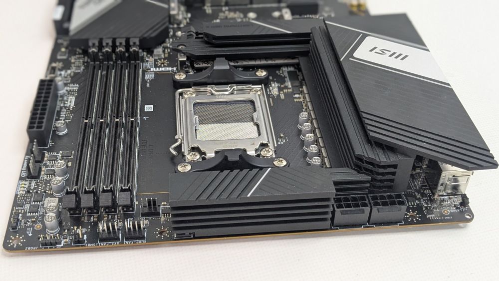 Топова Материнська плата MSI Pro X670-P WIFI\AM5\Гарантія