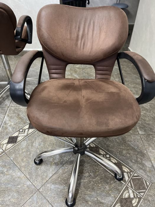 Перукарські крісла