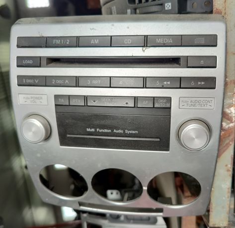 Mazda 5 fabryczne radio CD