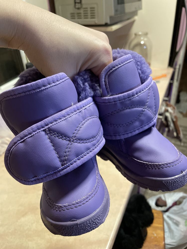 Продам зимние детские ботинки для девочки 21 размер