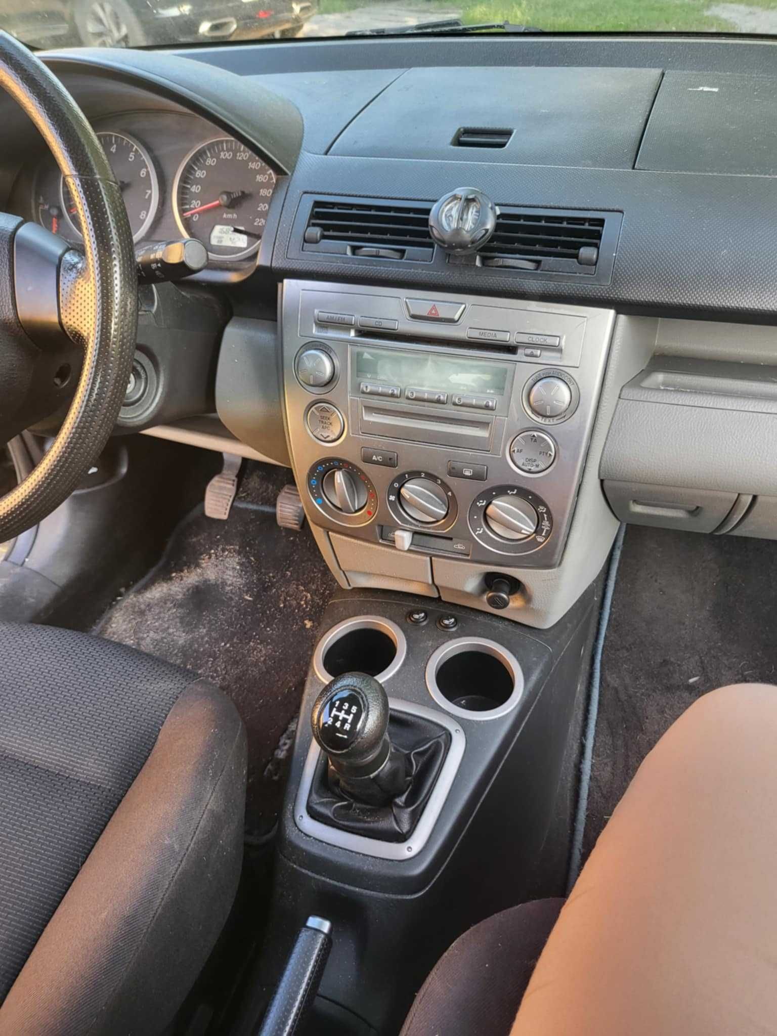 sprzedam auto mazda 2005 r.