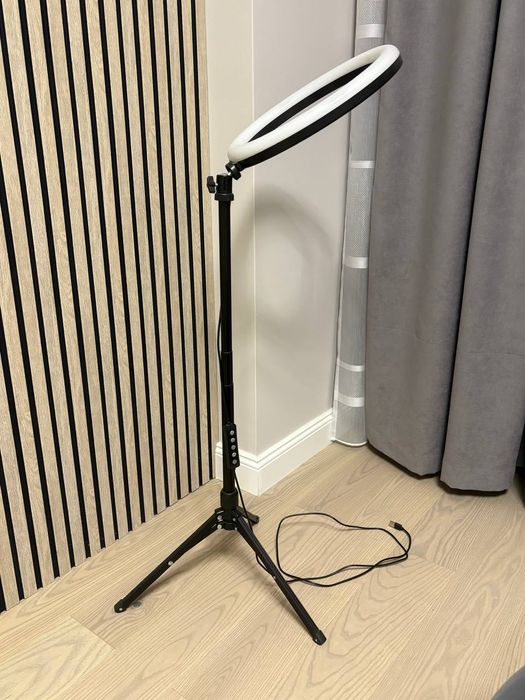 Кільцева лед лампа з тримачем для телефону