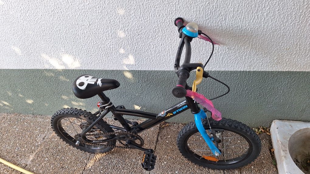 Bicicleta infantil B-twin tema: pirata