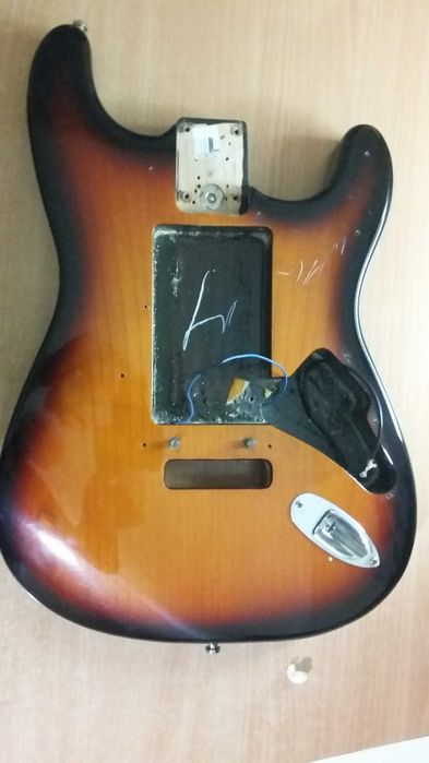 Продам ( обміняю) деку Fender American Deluxe plus Strat
