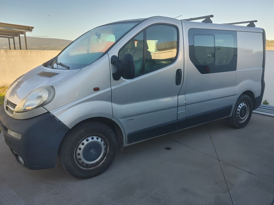 OPEL VIVARO 1.9 DTi 6 lugares de 2004 . Subaru 2.0cc 4x4 de  2013