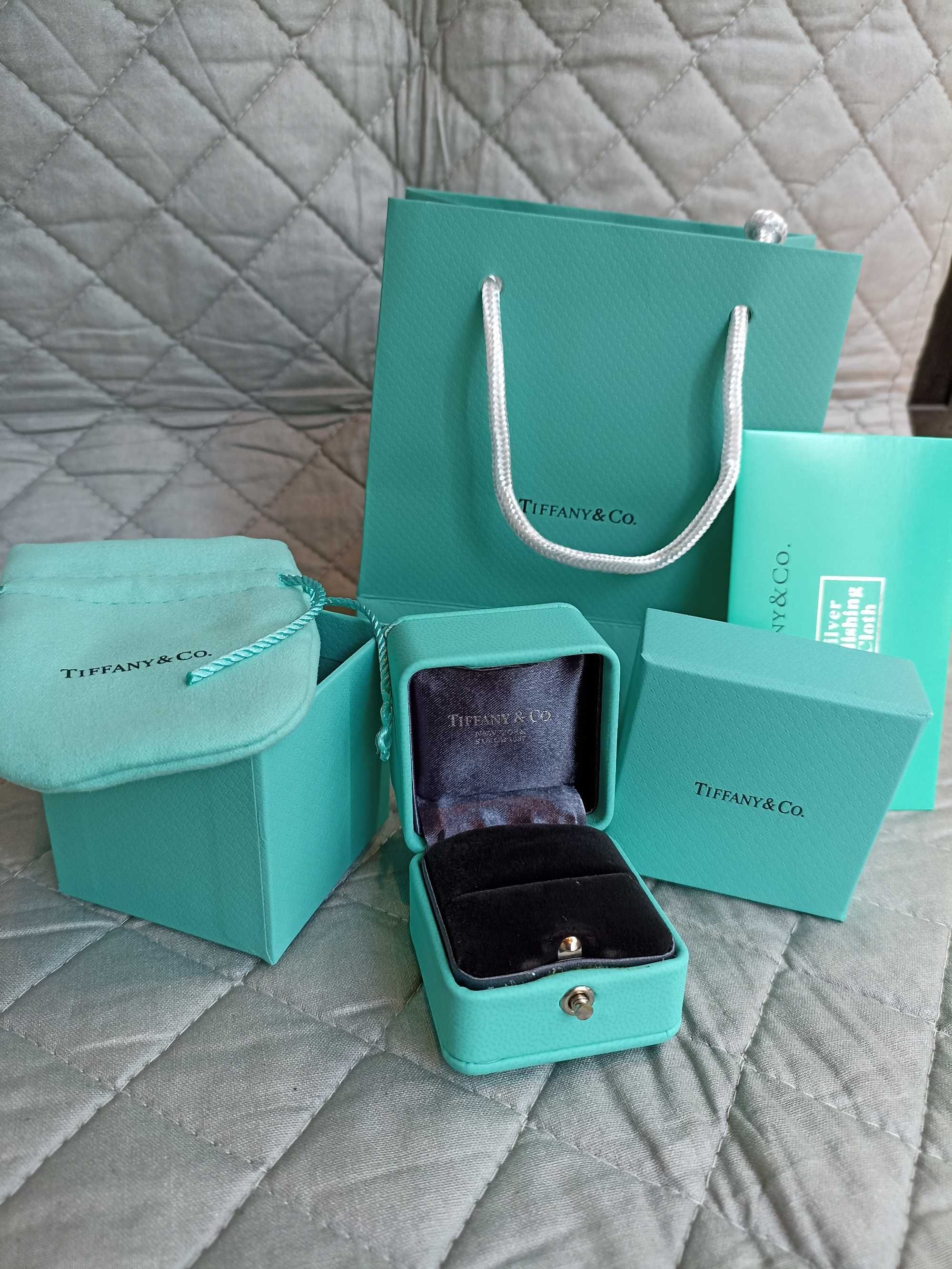 Коробки для ювелирных изделий Tiffany & Co.