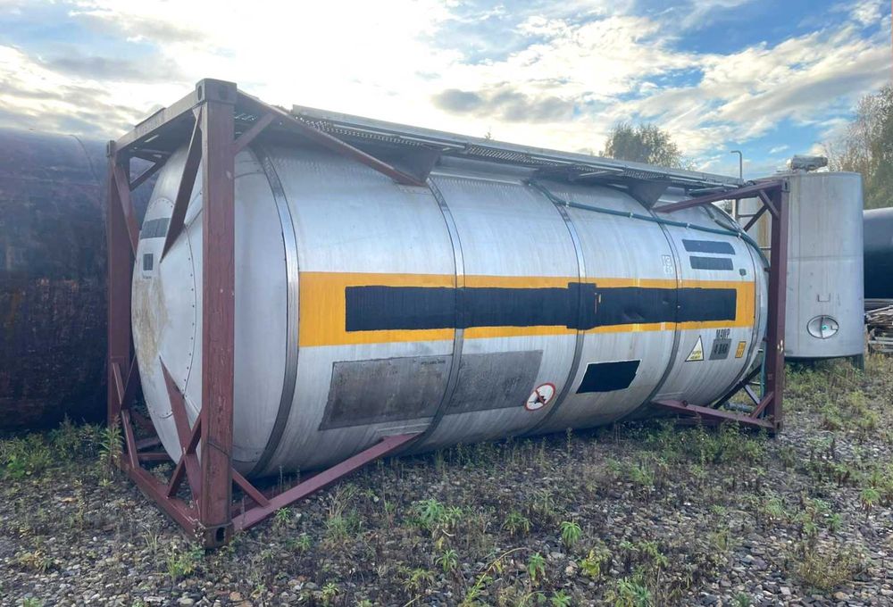 Zbiornik nierdzewny 25 000 l (inox) – z wężownicą grzewczą, izolowany