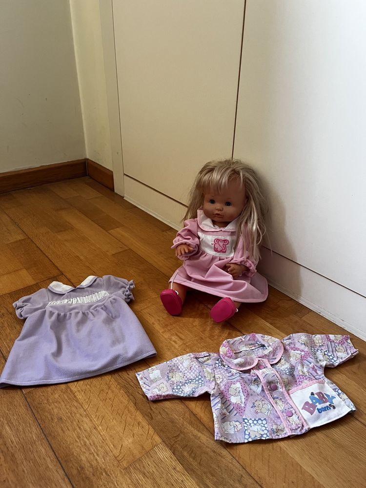 Boneca nenuco com 3 roupas