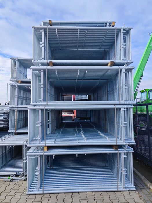 Rusztowanie fasadowe elewacyjne typ Plettac 12,5x6 / 75m2 NOWE